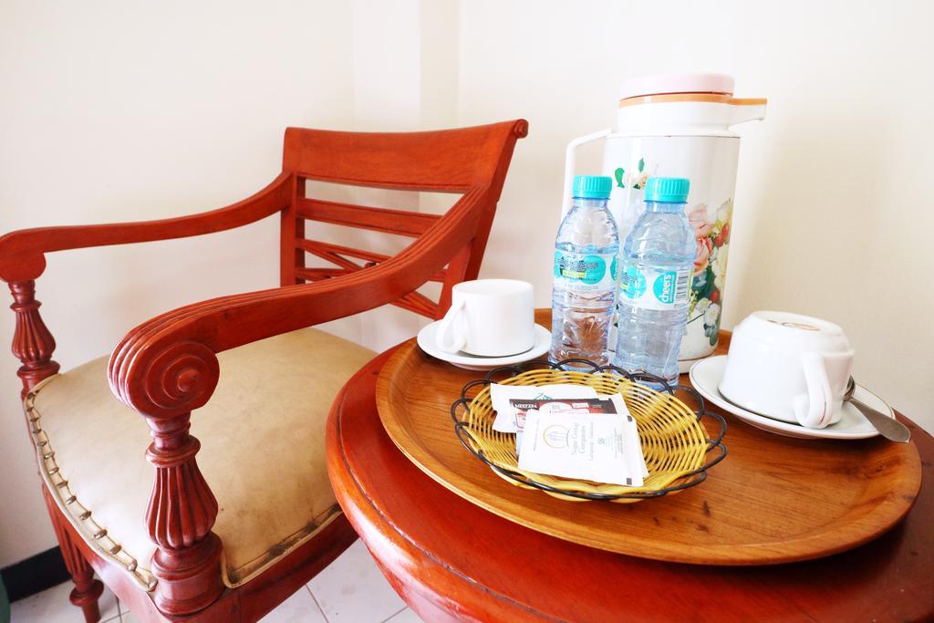 Hotel Pasah Asi Surabaya Exteriör bild