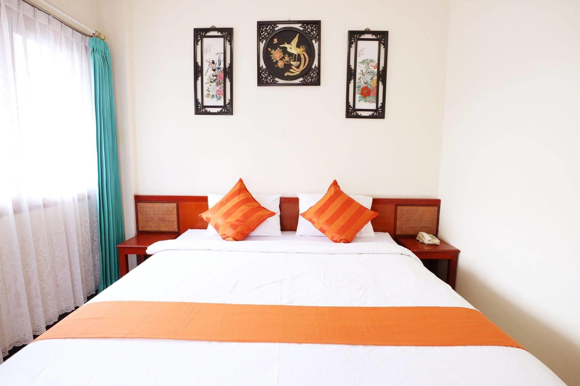 Hotel Pasah Asi Surabaya Exteriör bild