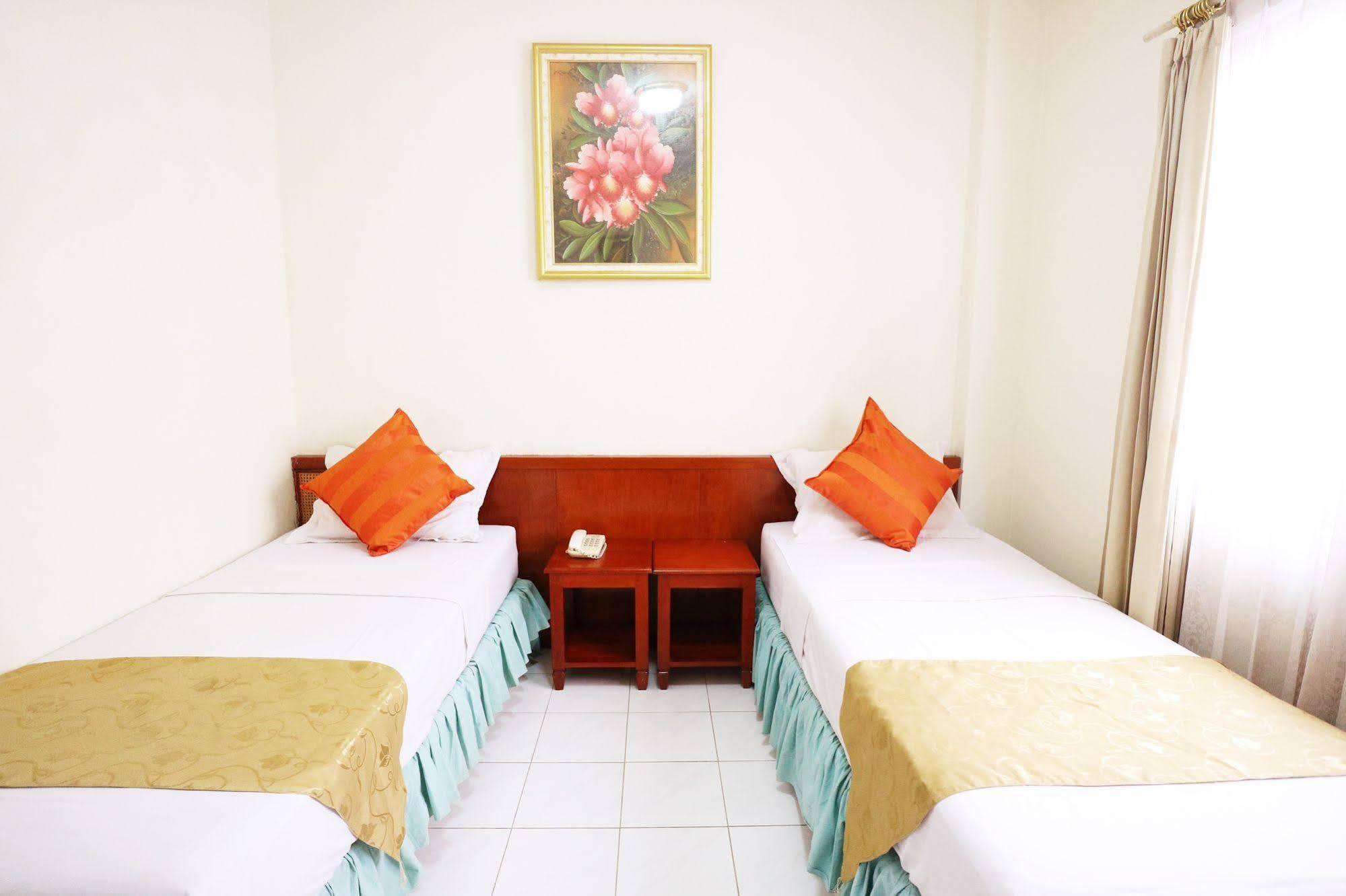 Hotel Pasah Asi Surabaya Exteriör bild